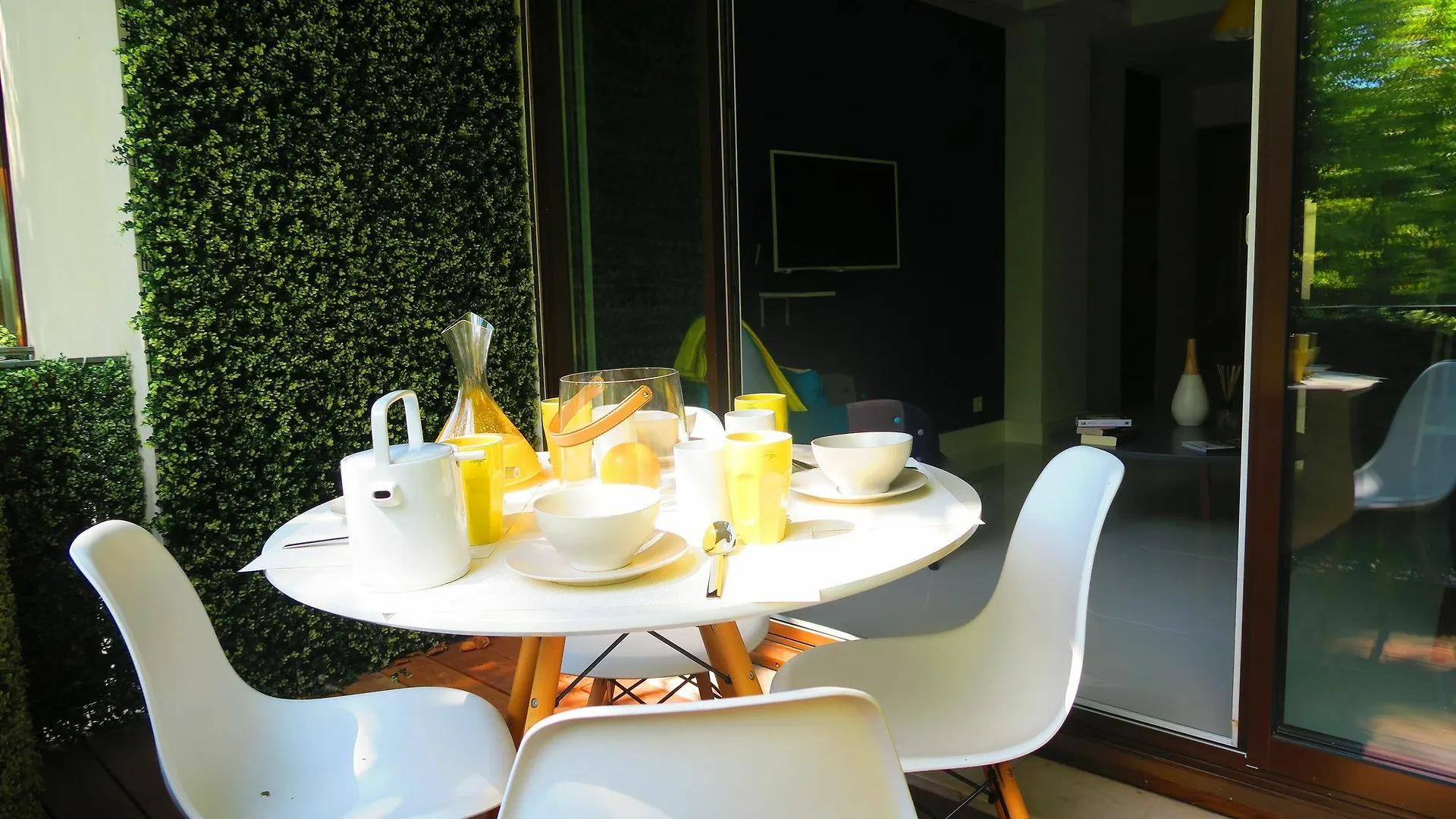 Nestor&Jeeves - Camilia Terrasse - Central - Close Sea Nice